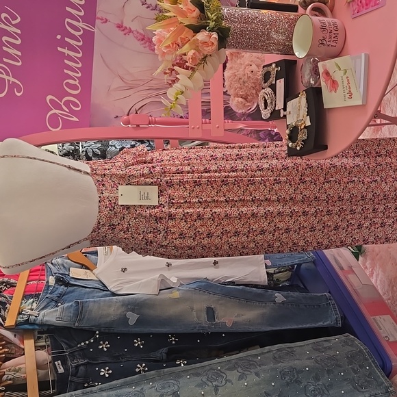 Chic Floral Maxi Dress in Pink and Purple New - Picture 6 of 17